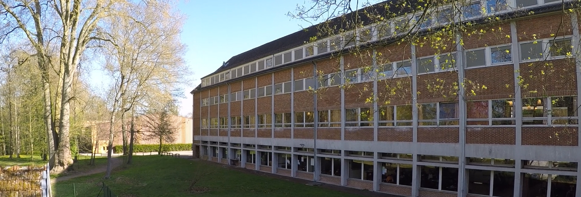 Bâtiment de l'internat du lycée Sainte-Maure