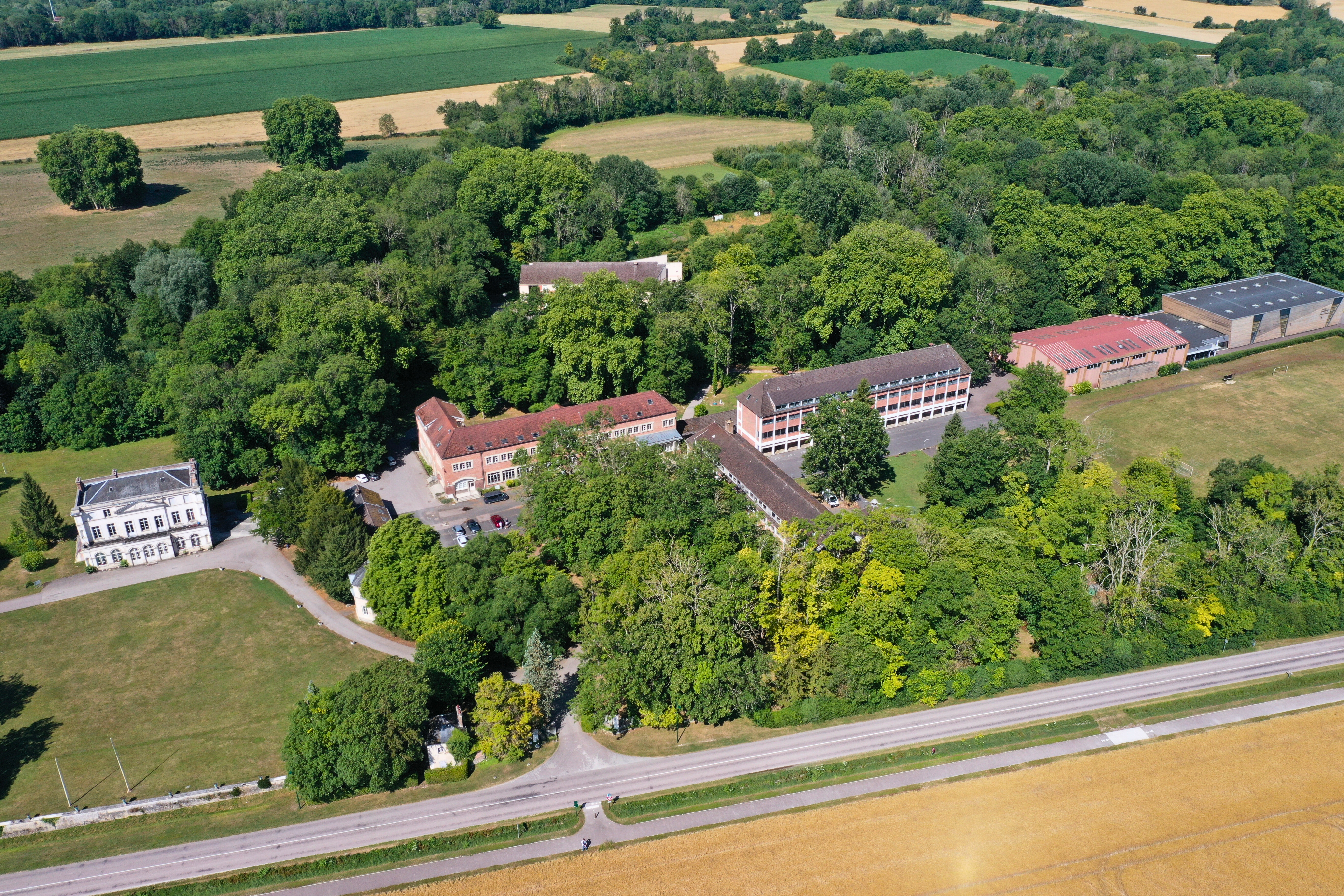 Vue aérienne du campus Sainte-Maure