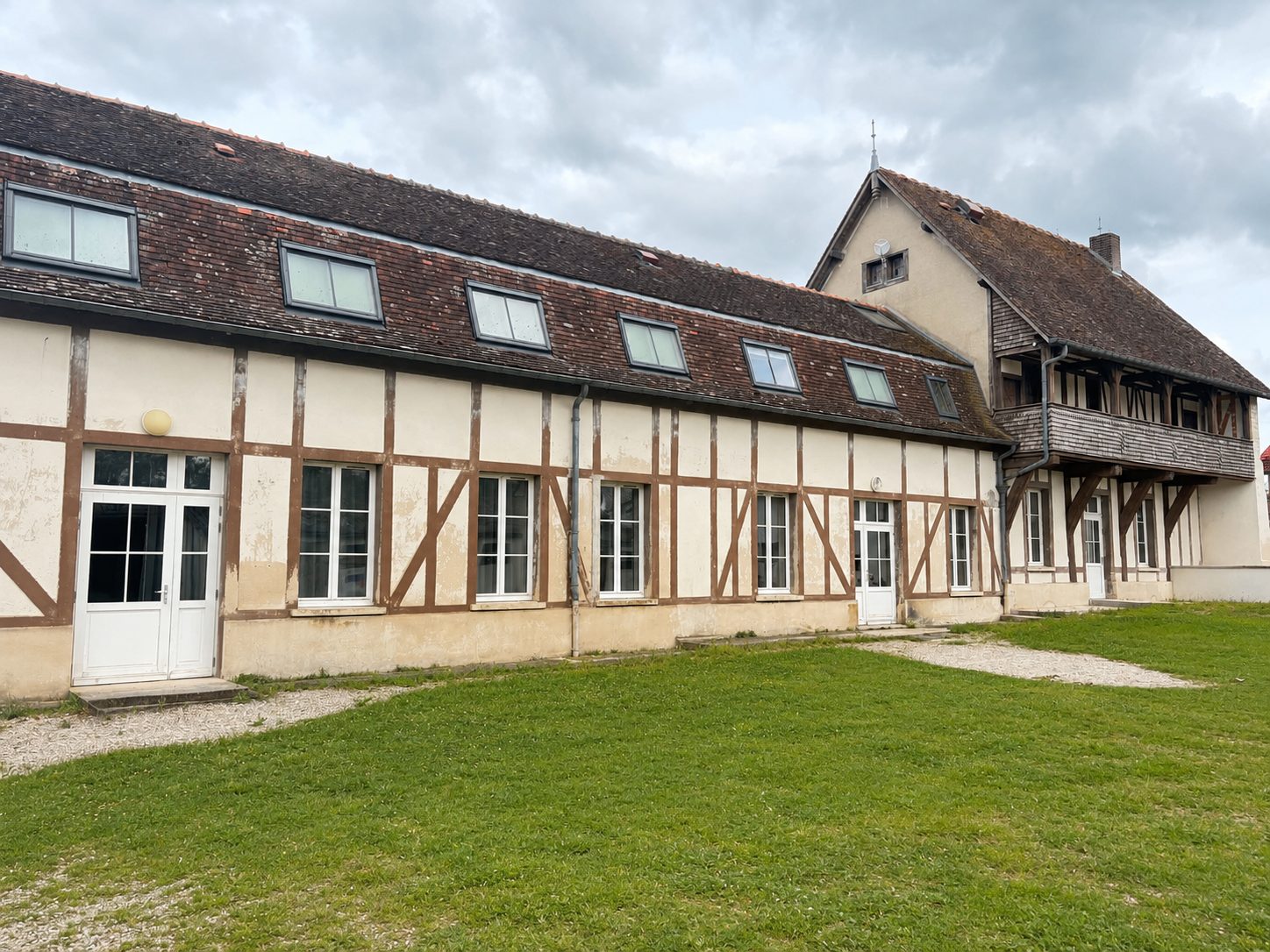 Bâtiment d'hébergement de l'internat du Lycée privé de Sainte-Maure