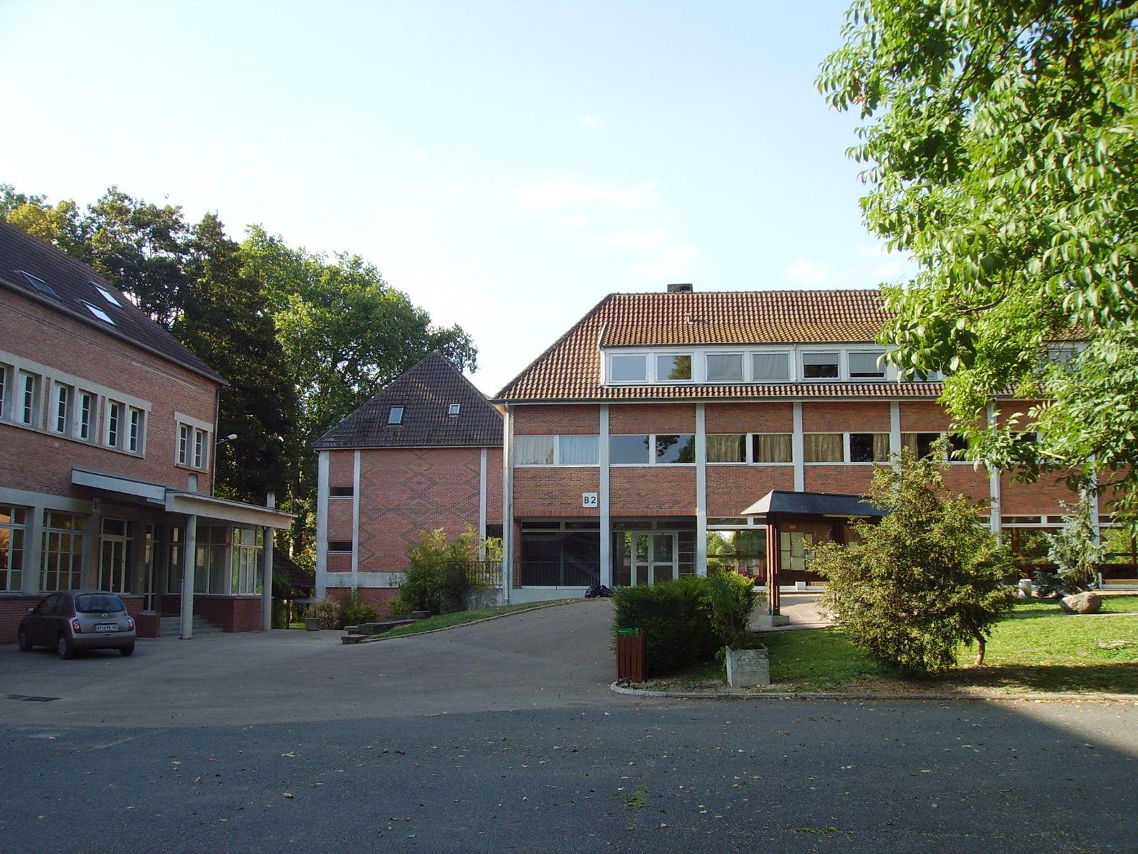 Le bâtiment principal du Lycée privé de Sainte-Maure