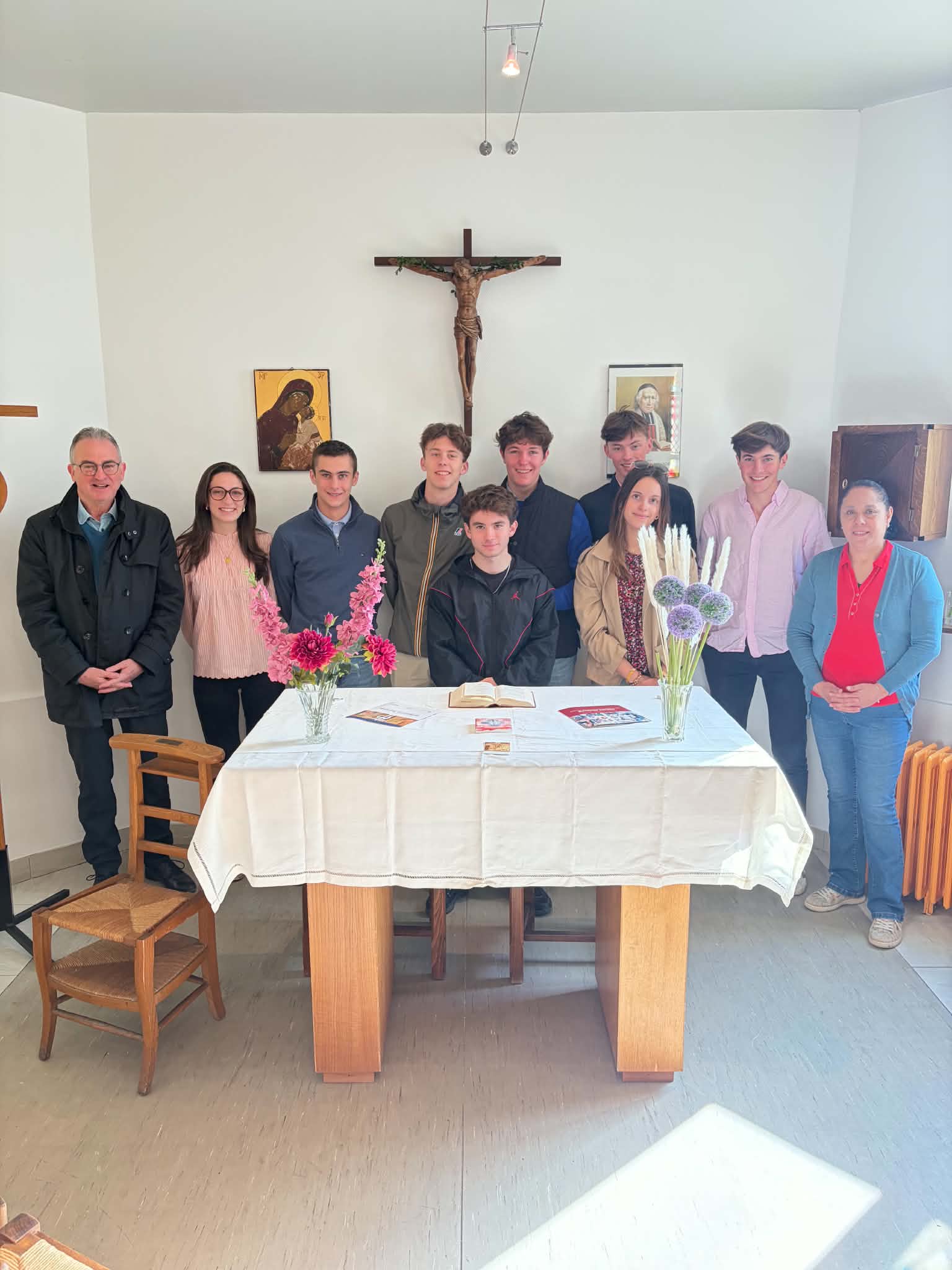 Élèves et encadrants réunis lors d'un temps de pastorale au Lycée Sainte-Maure